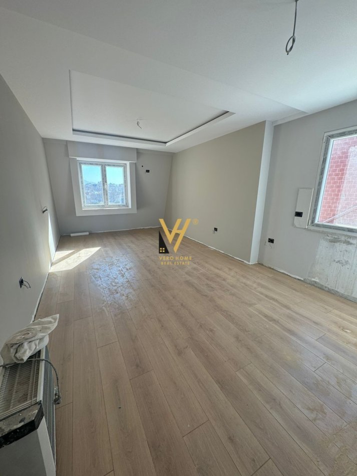 Tirane, shitet apartament 1+1+Ballkon Kati 7, 72 m² 165.000 € (RRUGA SULEJMAN DELVINA)