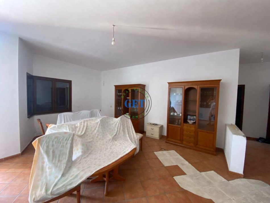 Durres, shitet shtepi 4+1+Ballkon Kati 4, 450 m² 270.000 € (Muzeumi)
