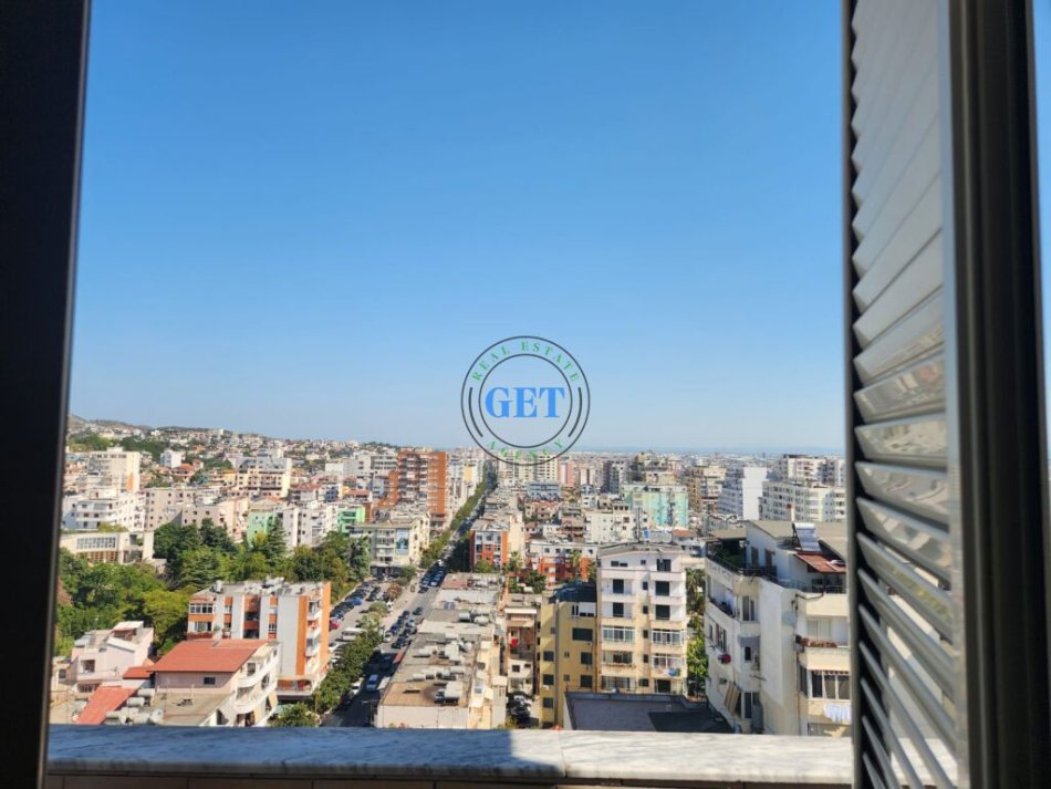 Durres, jepet me qera apartament 4+1 , 126 m² 300 € 