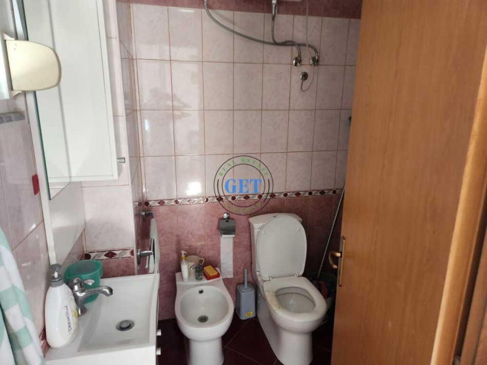 Durres, jepet me qera apartament 4+1 , 126 m² 300 € 