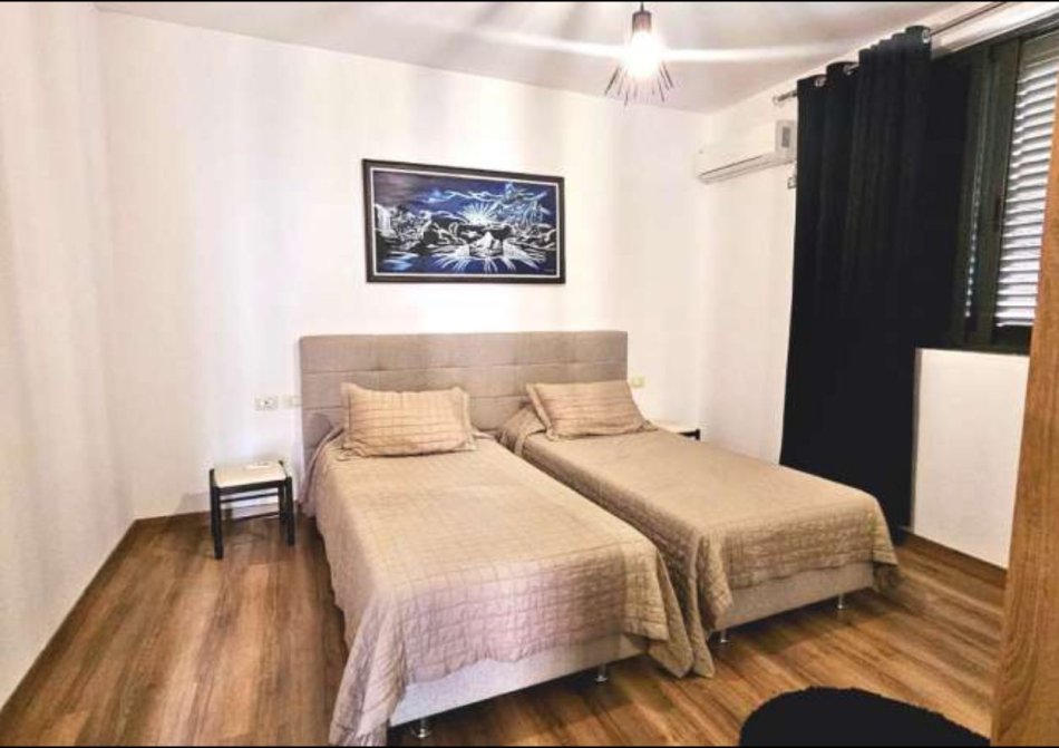 Tirane, jepet me qera apartament 2+1 Kati 1, 105 m² 700 € (Toptani)