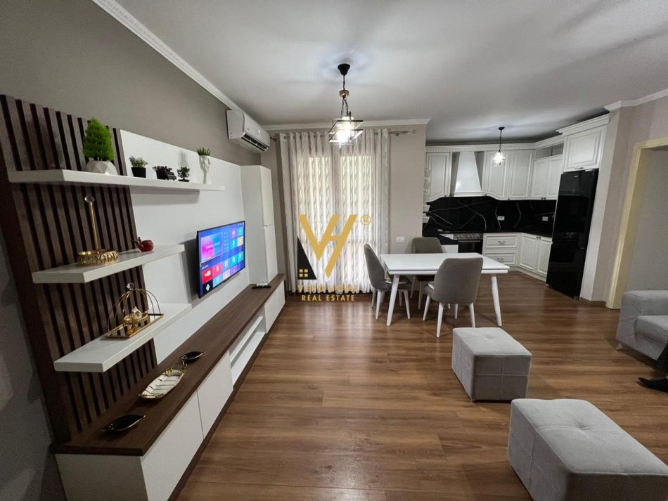 Tirane, jepet me qera apartament 2+1+Aneks+Ballkon Kati 2, 120 m² 700 € (KOPSHTI BOTANIK)