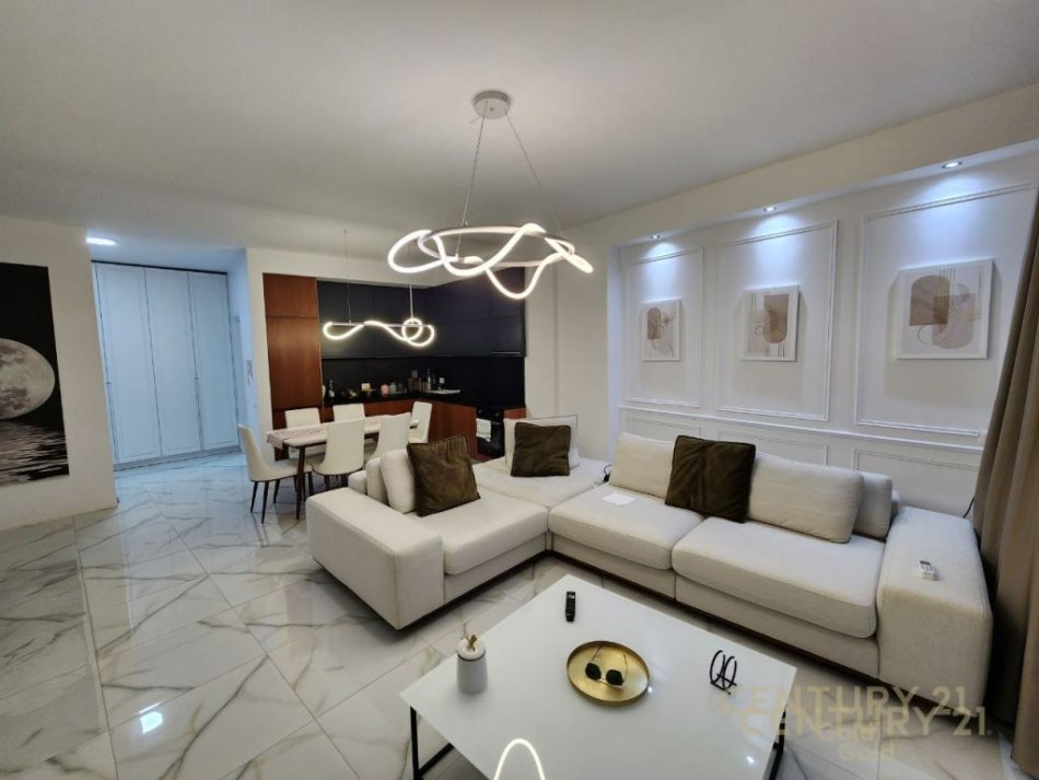 Tirane, shitet apartament 1+1 Kati 2, 80 m² 165.000 € (Rruga e Dibres, Vila Gold, prane Selvise)