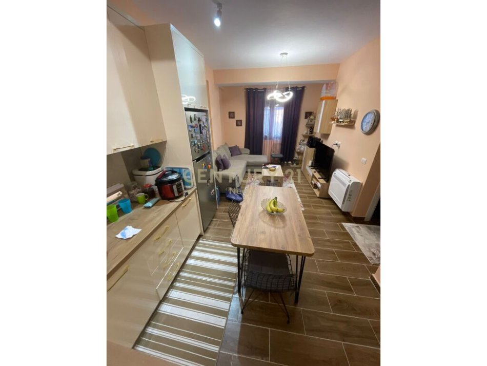 Tirane, shitet apartament 2+1+Ballkon Kati 2, 81 m² 157.000 € (Apartamenti ndodhet te zgjatimi Kodres Diellit (British School))