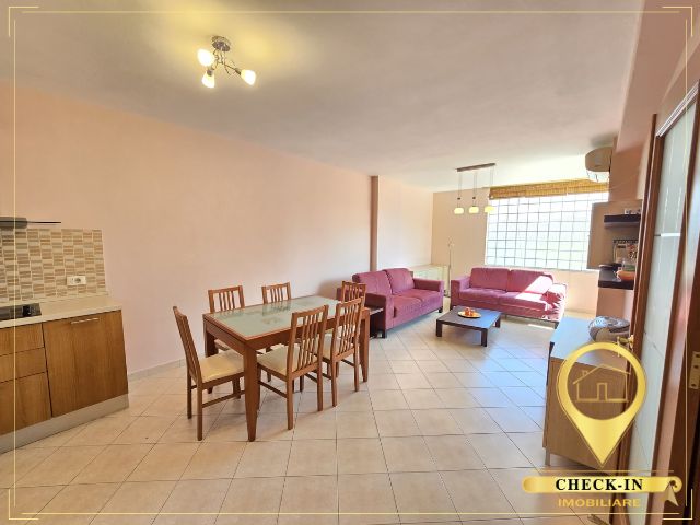 Tirane, jepet me qera apartament 2+1+Aneks+Ballkon Kati 3, 108 m² 800 € (Pazari i Ri)