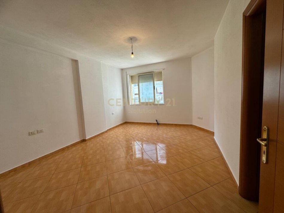 Tirane, shitet apartament 2+1 Kati 2, 104 m²  ÇMIM I ARSYESHEM (ne Misto Mame, rruga Besim Alla)
