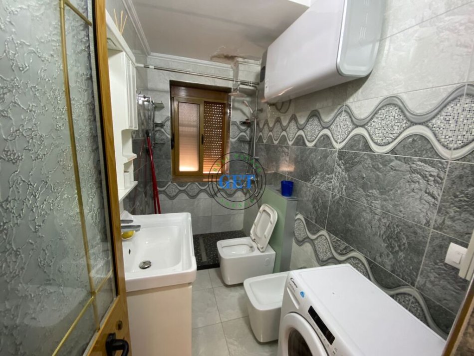 Durres, jepet me qera 2+1 , 96 m² 450 € (Bulevard, Durres)