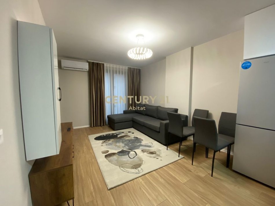 Tirane, jepet me qera 450Euro/Muaj apartament 1+1 Kati 7, (Kompleksi Zirkon (prane QSUT))