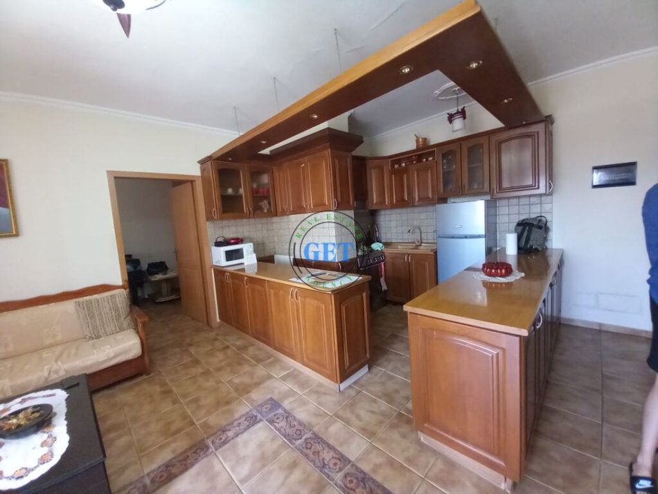 Durres, jepet me qera apartament 2+1+Ballkon Kati 7, 100 m² 300 € 