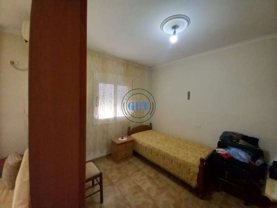 Durres, jepet me qera apartament 2+1+Ballkon Kati 7, 100 m² 300 € 