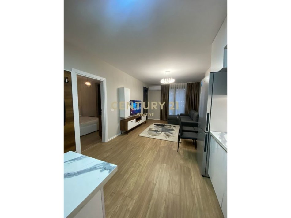 Tirane, jepet me qera 450Euro/Muaj apartament 1+1 Kati 7, (Kompleksi Zirkon (prane QSUT))