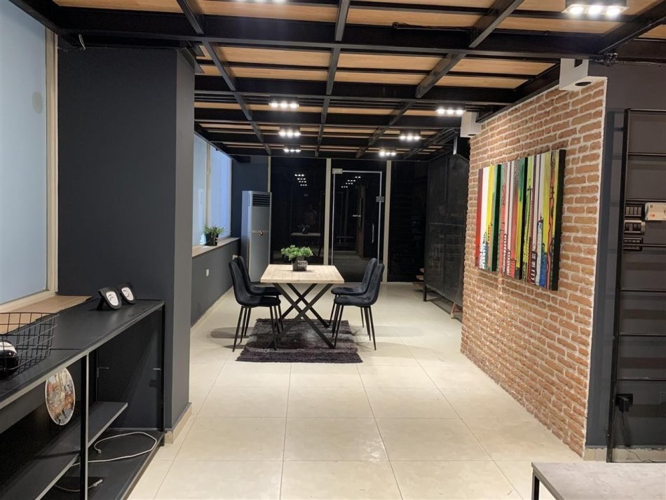 Tirane, jepet me qera ambjent biznesi Kati 0, 70 m² 550 € (rruga frosina plaku)