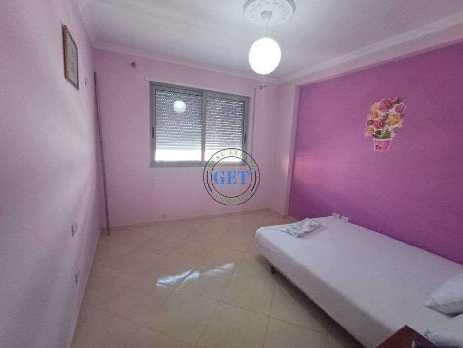 Durres, jepet me qera apartament 2+1+Ballkon Kati 5, 85 m² 400 € (Plazh Hekurudha)
