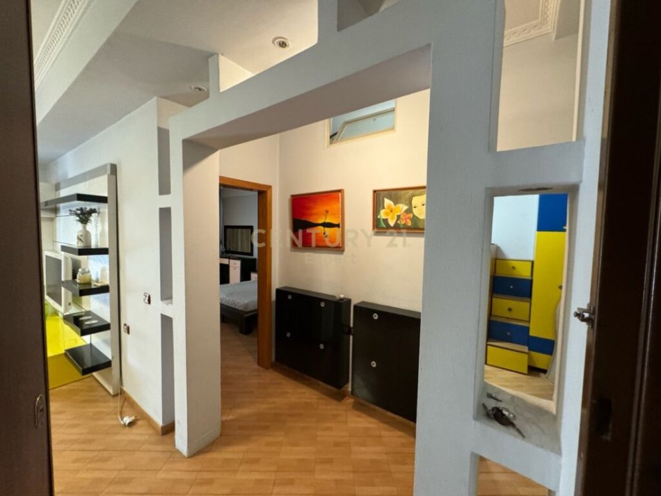 Tirane, jepet me qera apartament 2+1 Kati 7, 72 m² 530 € (Komunen e Parisit)