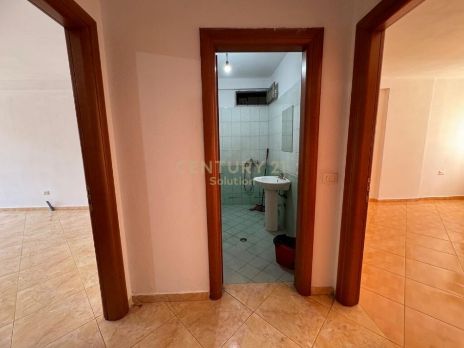 Tirane, shitet apartament 2+1 Kati 2, 104 m²  ÇMIM I ARSYESHEM (ne Misto Mame, rruga Besim Alla)