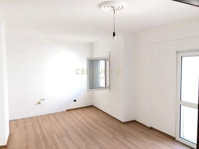 Durres, shitet apartament 1+1+BLK Kati 3, 80 m² 80.000 Euro (vollga)