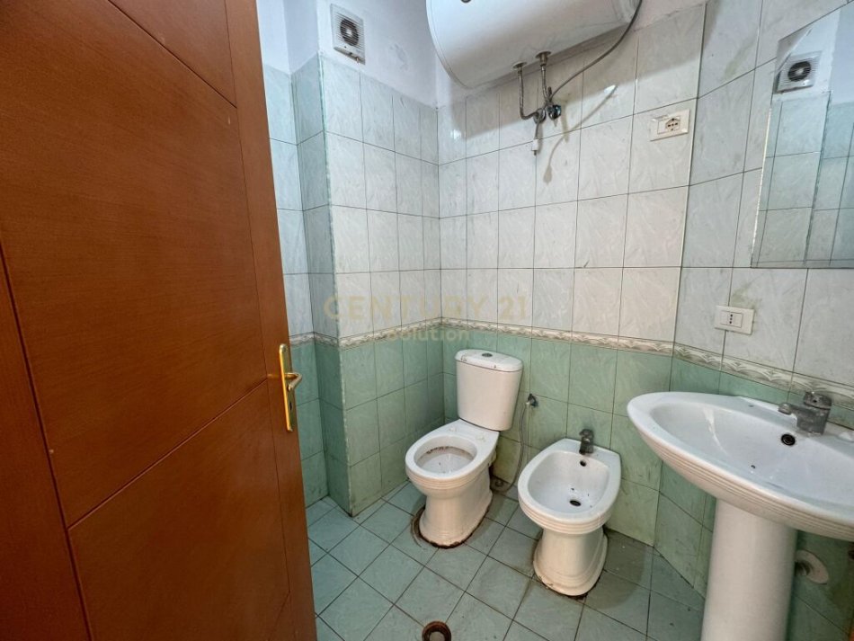 Tirane, shitet apartament 2+1 Kati 2, 104 m²  ÇMIM I ARSYESHEM (ne Misto Mame, rruga Besim Alla)