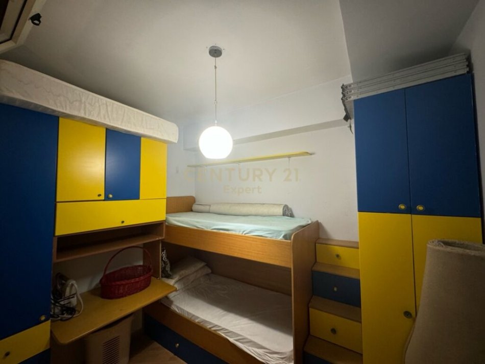 Tirane, jepet me qera apartament 2+1 Kati 7, 72 m² 530 € (Komunen e Parisit)