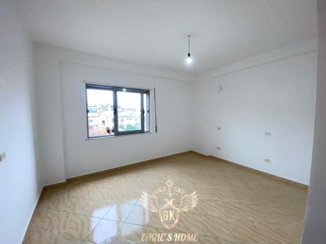 Durres, jepet me qera apartament 2+1+A+BLK Kati 2, 300 Euro (Shkolla Eftali Koci)