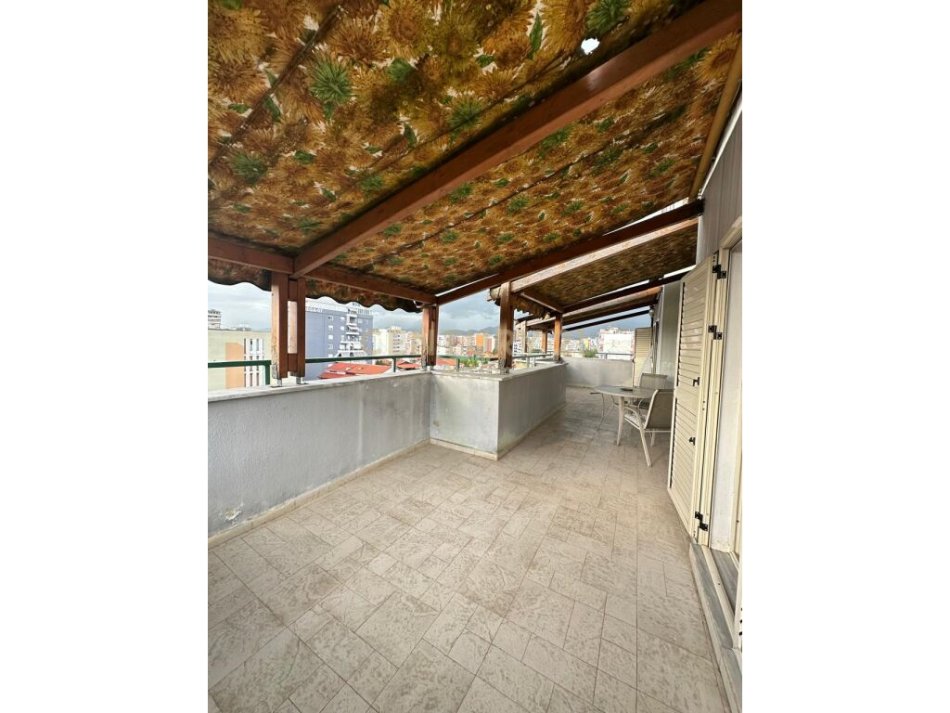 Tirane, jepet me qera apartament 2+1 Kati 7, 127 m² 650 € (apartament 2+1+verande tek pazari i ri!)