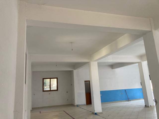 Tirane, jepet me qera ambjent biznesi Kati 0, 150 m² 50.000 Leke
