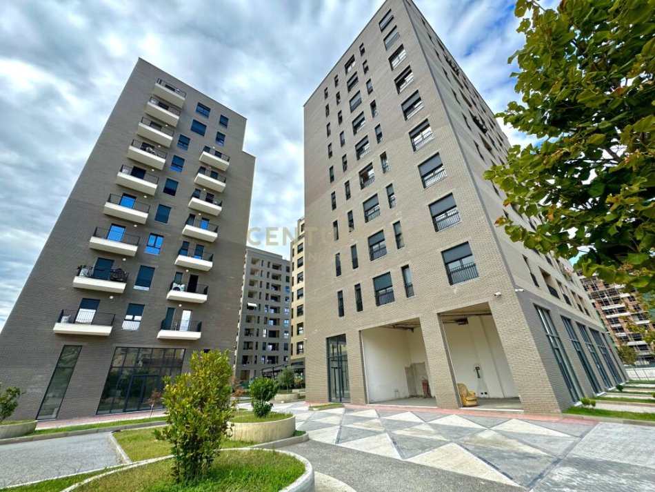 Tirane, shitet apartament 2+1+Ballkon Kati 2, 103 m² 165.000 € (ISH FUSHA E AVIACIONIT)