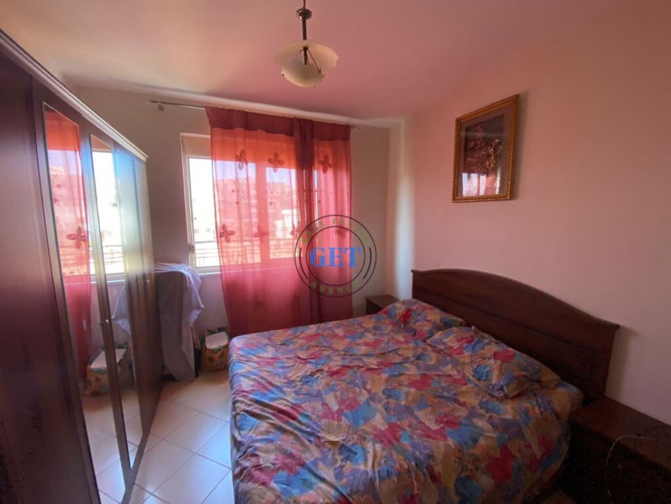Durres, jepet me qera apartament 1+1+Ballkon Kati 4, 55 m² 230 € (Shkembi i Kavajes)