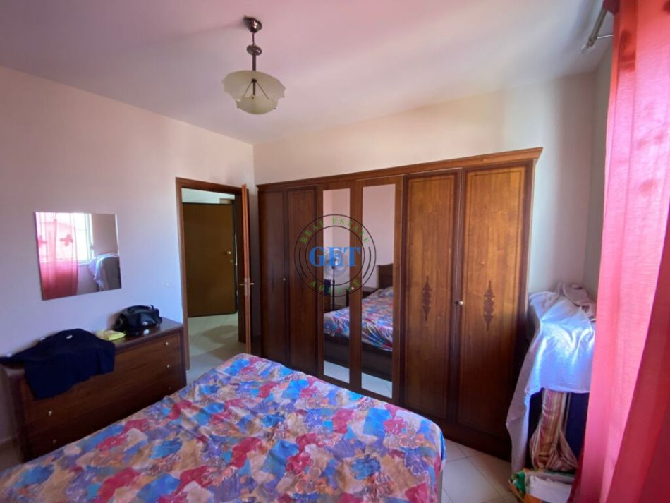 Durres, jepet me qera apartament 1+1+Ballkon Kati 4, 55 m² 230 € (Shkembi i Kavajes)