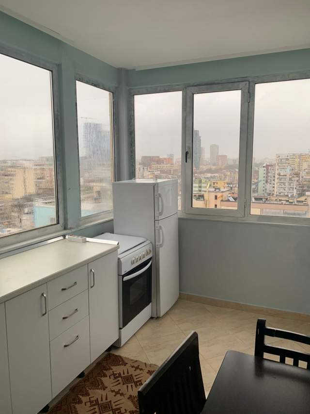 Tirane, jepet me qera apartament 1+1 Kati 12, 70 m² 400 Euro (Ish Ekspozita)