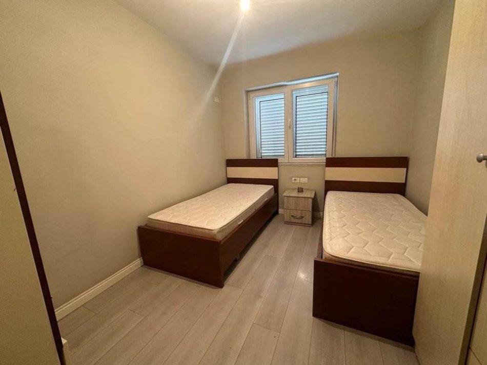JEPET ME QIRA 2+1,PAZARI RI