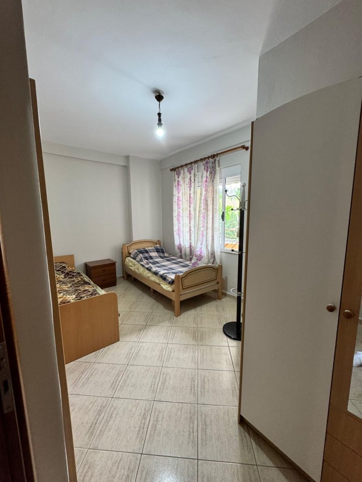 Tirane, jepet me qera apartament 2+1+Ballkon Kati 4, 165.000 € 
