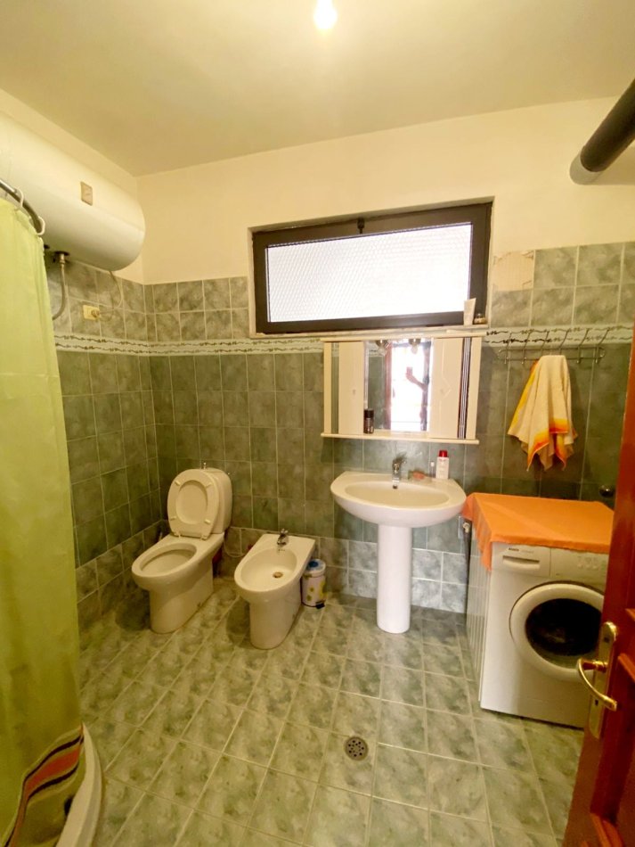 Kavaje, shitet shtepi 4+1+Aneks+Ballkon Kati 3, 238 m² 99.000 € (Afer me qendren ,Kavaje)