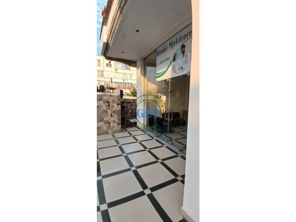 Durres, jepet me qera ambjent biznesi Kati 0, 40 m² 250 € (Ish Keneta, Durres)