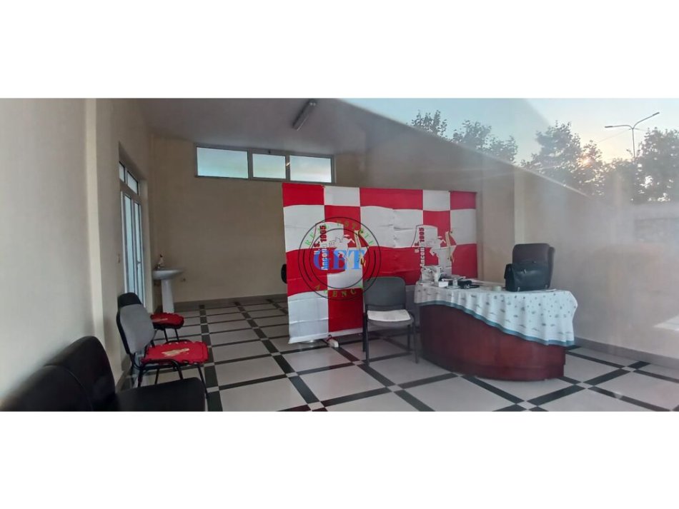Durres, jepet me qera ambjent biznesi Kati 0, 40 m² 250 € (Ish Keneta, Durres)