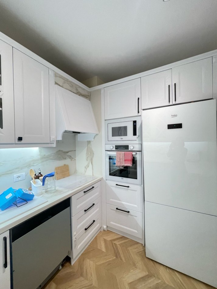 Tirane, jepet me qera apartament 3+1+Ballkon Kati 3, 150 m² 1.200 € (Rezidenca Kodra e Diellit 1)