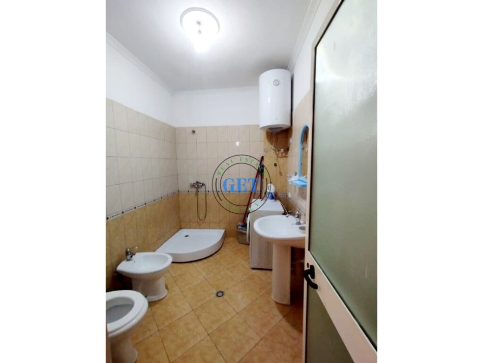 Durres, jepet me qera 2+1+Ballkon Kati 6, 105 m² 400 € (Plazh, Iliria, Durres)