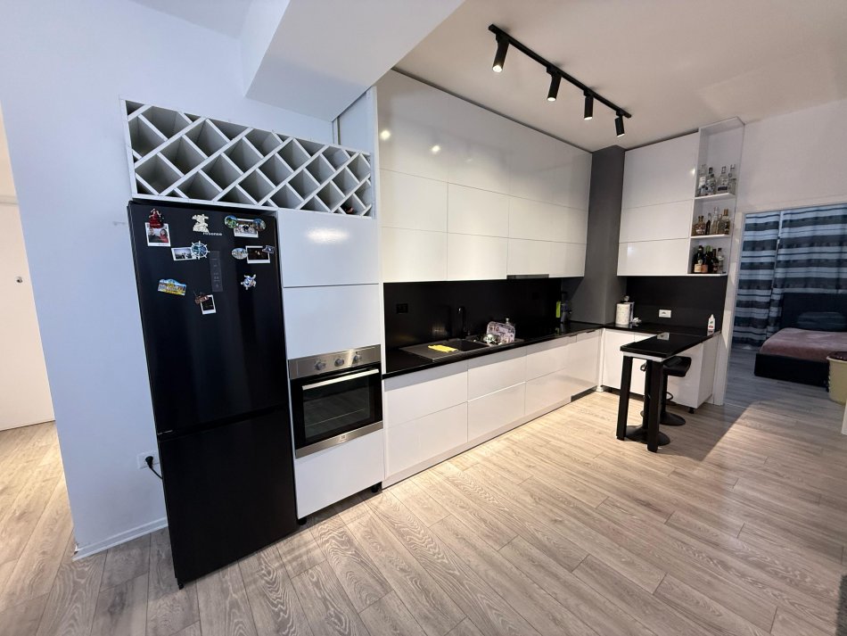 Tirane, jepet me qera apartament 2+1 Kati 2, 90 m² 400 € (ali demi)