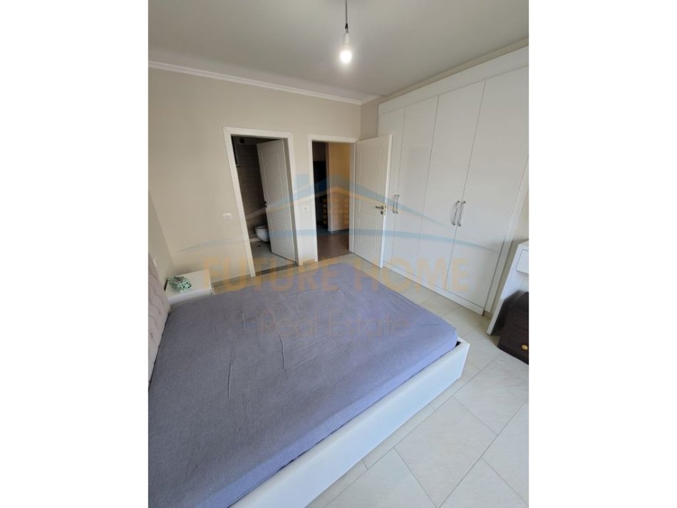 Tirane, jepet me qera 2+1+Ballkon Kati 6, 114 m² 500 € (Unaza e Re)
