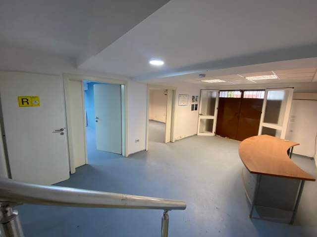 Tirane, jepet me qera Vile 3 Katshe 400 m² 1.800 Euro (Kongresi i  manastirit)