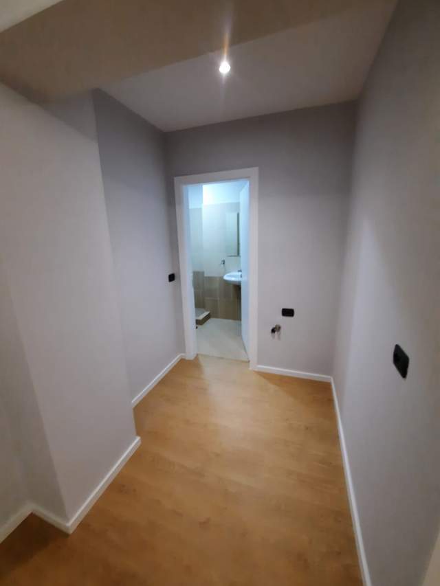 Tirane, shitet Garsoniere Kati 2, 44 m² 55.000 Euro (Materniteti i Ri)