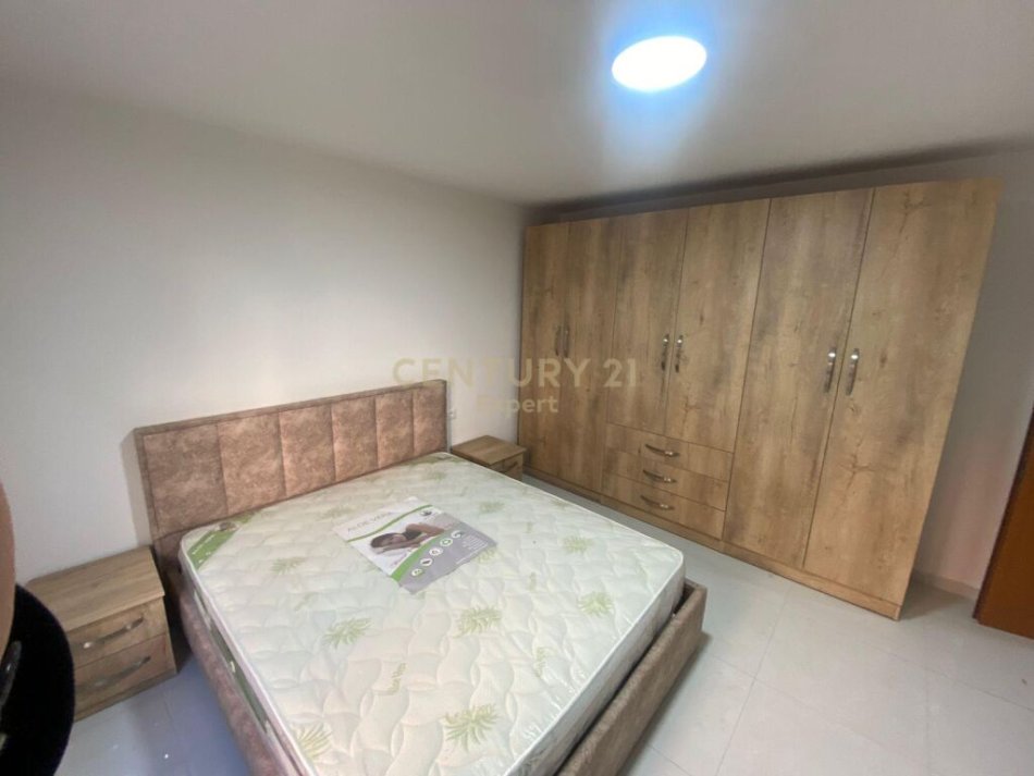 Tirane, jepet me qera apartament 2+1 Kati 1, 400 Euro/muaj (prane Bulevardit te ri ,Rruga Osman Jonuzi)