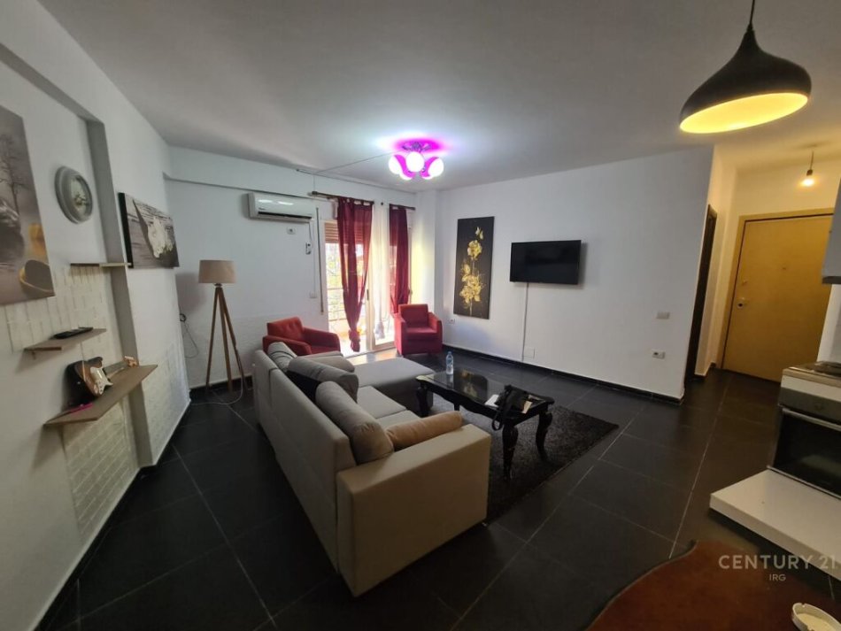 Tirane, jepet me qera 1+1+Ballkon Kati 1, 78 m² 450 € (ne Don Bosko)