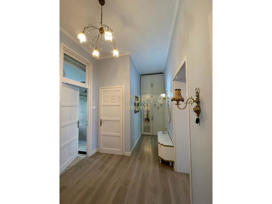 Tirane, jepet me qera apartament 1+1+Aneks Kati 2, 75 m² 500 € (rruga Bardhyl)