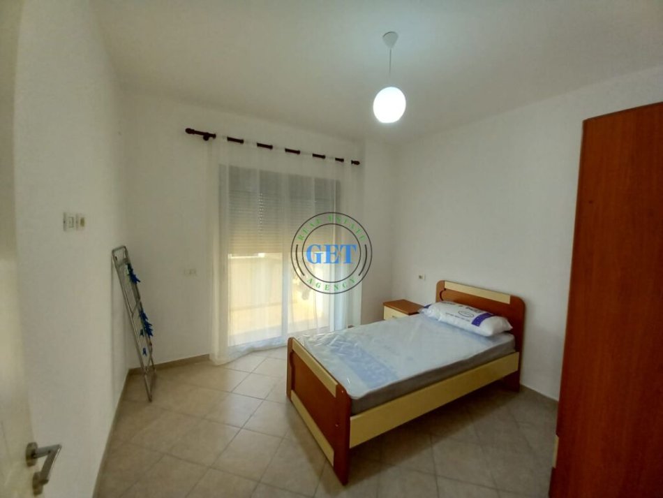 Durres, jepet me qera apartament 3+1+Ballkon Kati 8, 130 m² 450 € (UKD, Durres)
