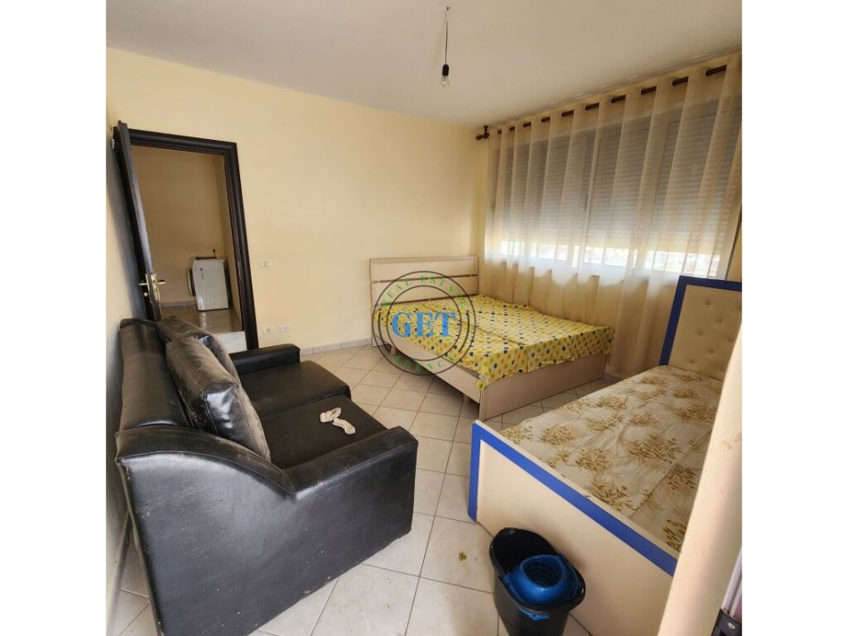Durres, jepet me qera apartament 2+1+Ballkon Kati 7, 100 m² 300 € (Ish Rajoni Durres.)