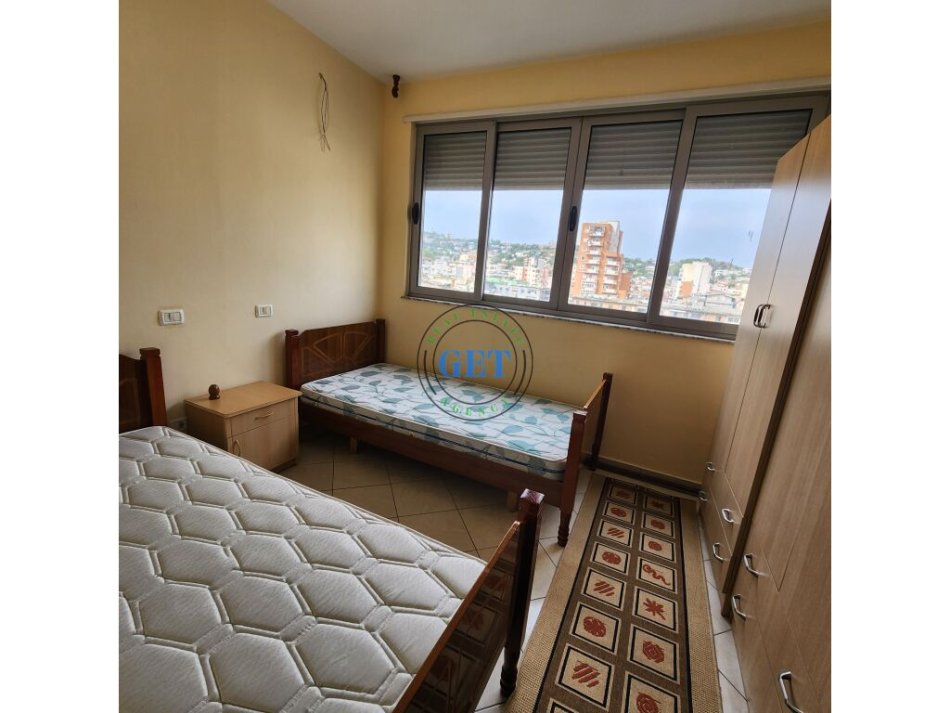 Durres, jepet me qera apartament 2+1+Ballkon Kati 7, 100 m² 300 € (Kopshti &quot;Sotir Noka&quot;, Durres)