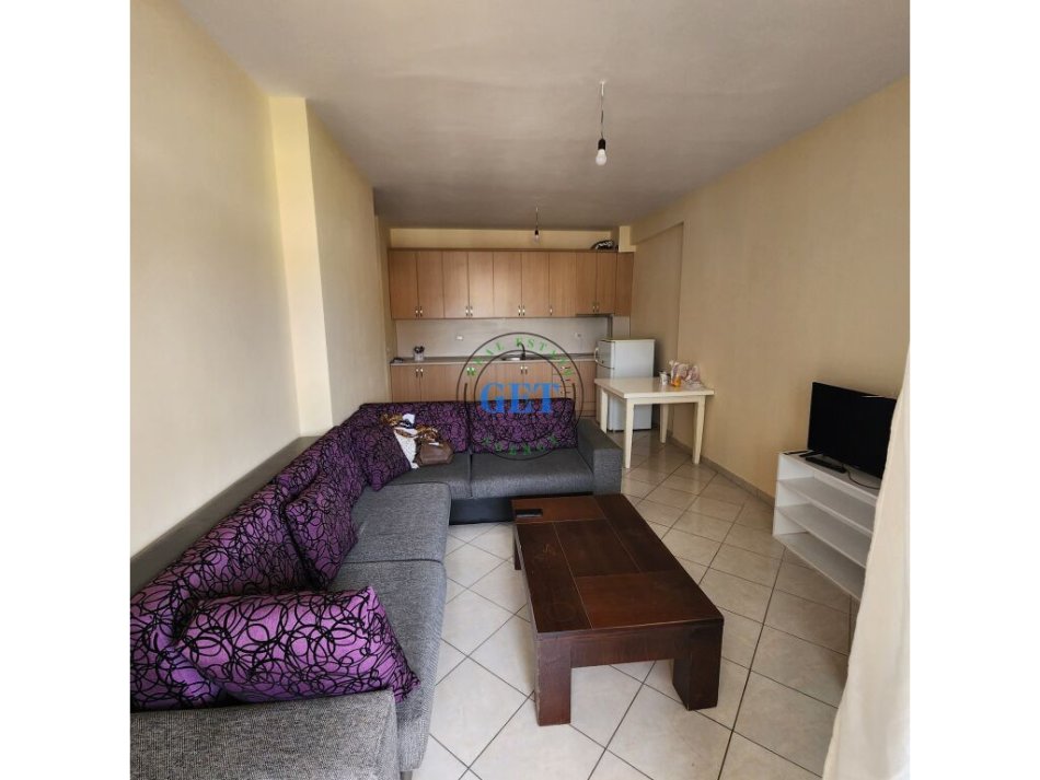 Durres, jepet me qera apartament 2+1+Ballkon Kati 7, 100 m² 300 € (Kopshti &quot;Sotir Noka&quot;, Durres)