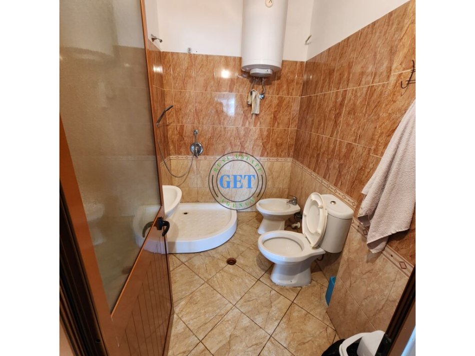Durres, jepet me qera apartament 2+1+Ballkon Kati 7, 100 m² 300 € (Kopshti &quot;Sotir Noka&quot;, Durres)