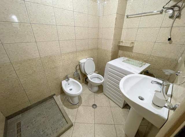 Tirane, shes apartament 1+1+BLK Kati 3, 64 m² 75.000 Euro (Tek Vila L)