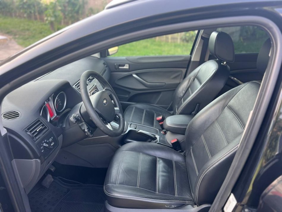 Shitet forg kuga 4x4 viti automat viti 2012 cmimi 8500€